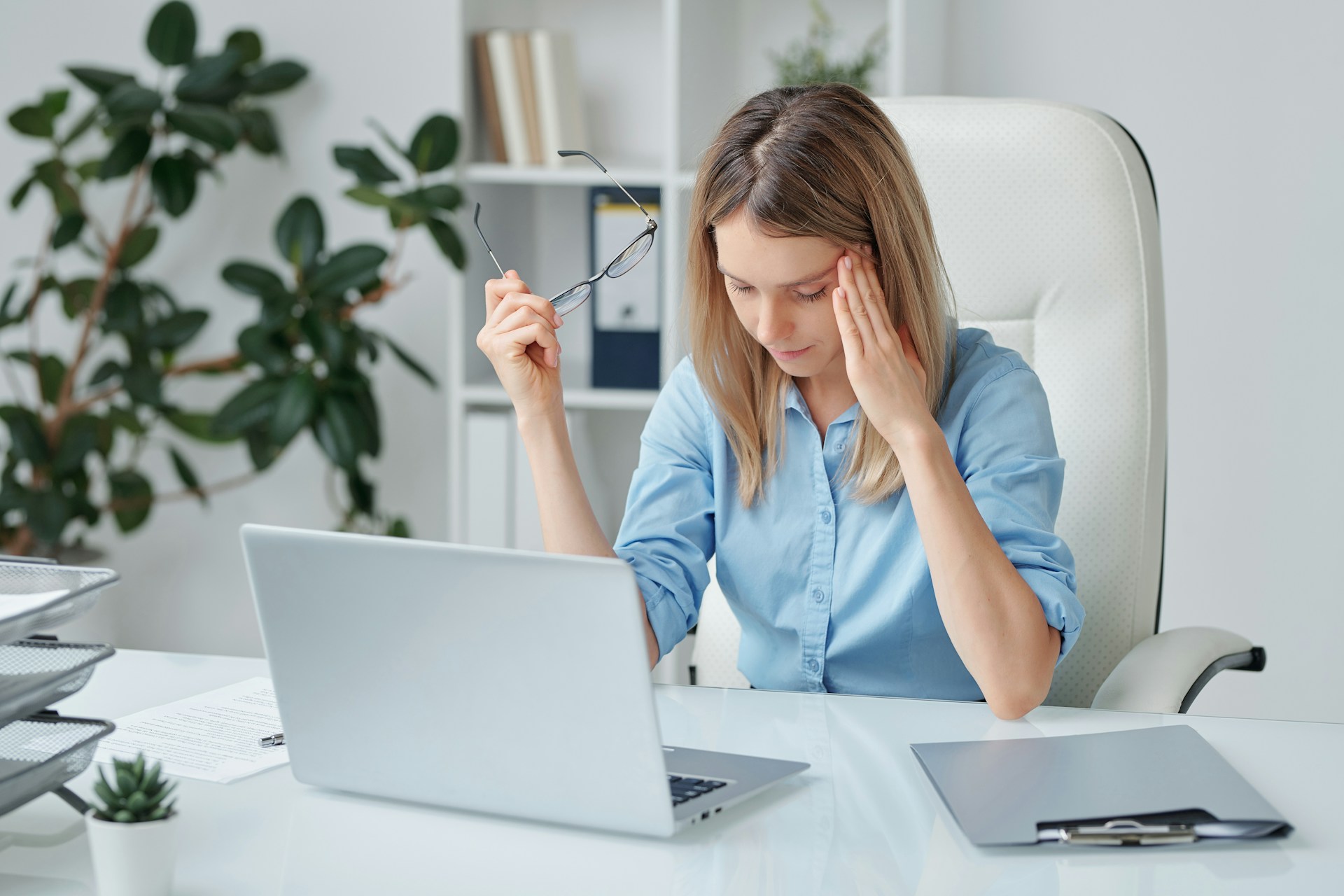 Burnout Early-Warning System for Agency Owners: Metrics and Delegation